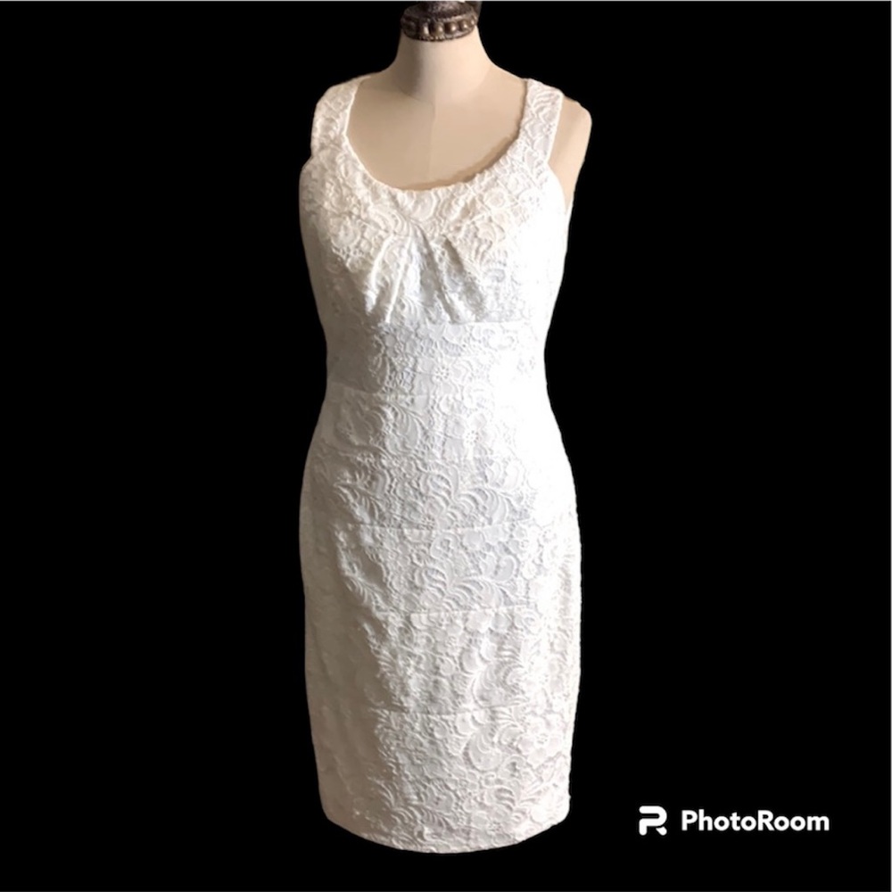 Vintage Jax textured lace curvy sheath dress